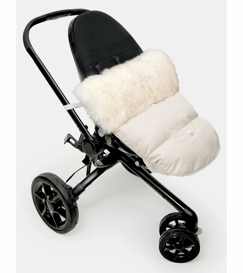 7 A.M. Enfant Plushpod Footmuff - Tundra Heather Beige / White Faux Fur (0-18m) 3 7 A.M. Enfant Plushpod Footmuff - Tundra Heather Beige / White Faux Fur (0-18m) - Image 3