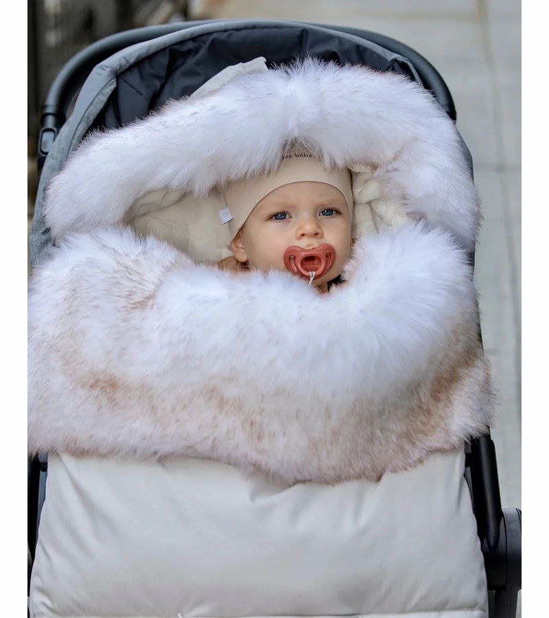 7 A.M. Enfant Plushpod Footmuff - Tundra Heather Beige / White Faux Fur (0-18m) 5 7 A.M. Enfant Plushpod Footmuff - Tundra Heather Beige / White Faux Fur (0-18m) - Image 5